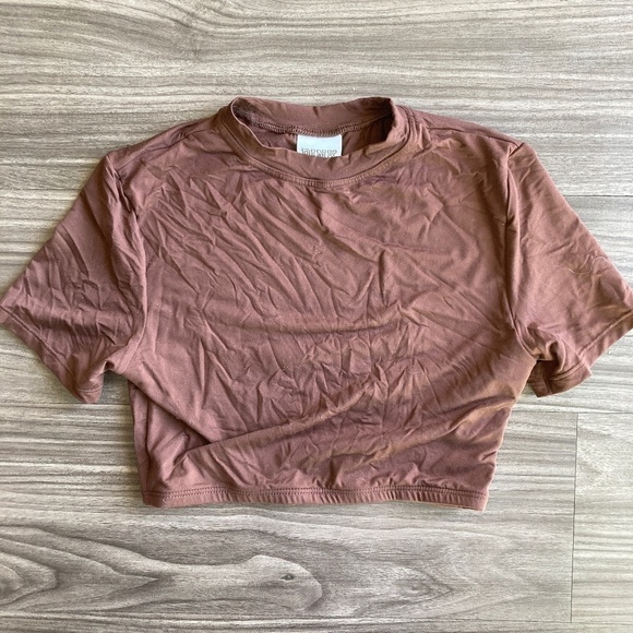 PINK Victoria Secret Brown Cropped Tee Shirt XS - Picture 1 of 3